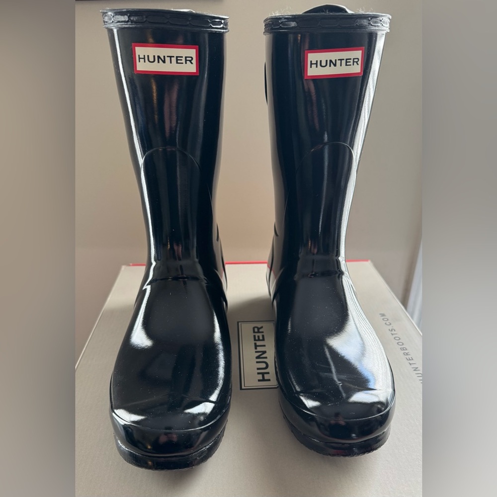 NWT Hunter Original Short Gloss Boot with Expandable Back -Womens Size 9 - Picture 2 of 13